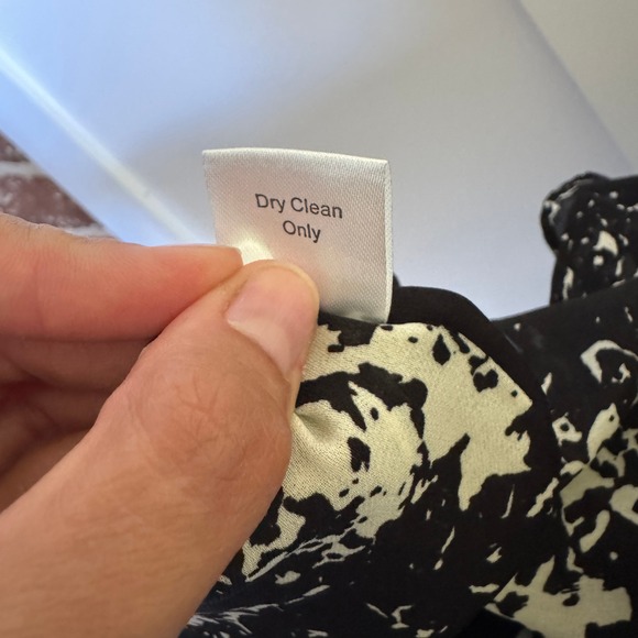 Parker Women's Dress Small Black White Print Ruched Cold‎ Shoulder Short Mini - Picture 6 of 7